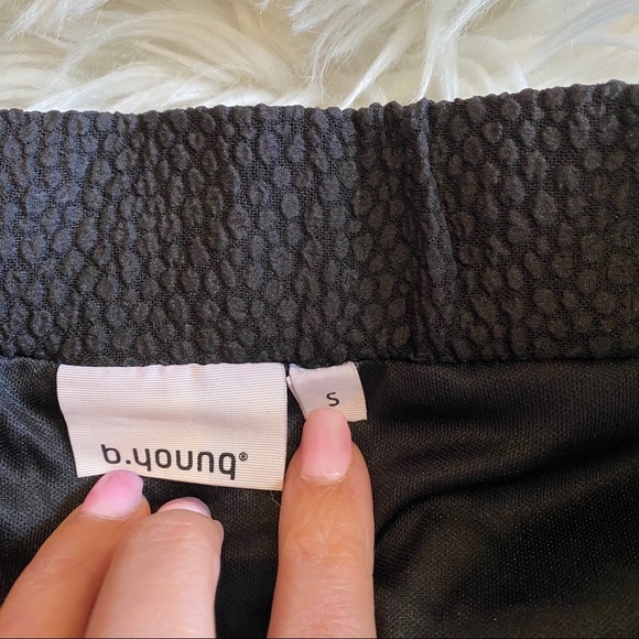 B. Young Helene Pencil Skirt Small - Picture 5 of 5